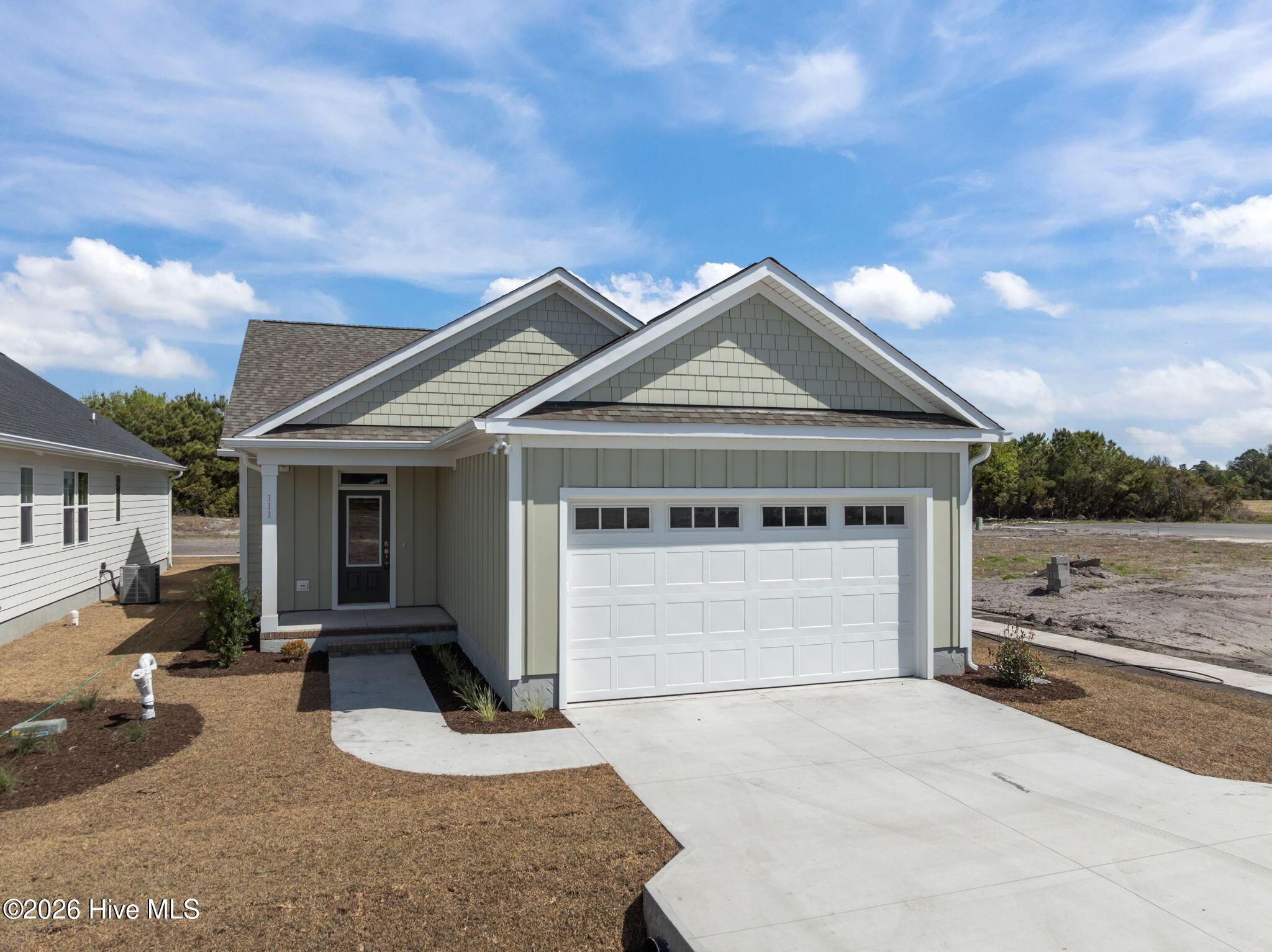 Image 2: 2-web-or-mls-111 Golden Finch Dr 002