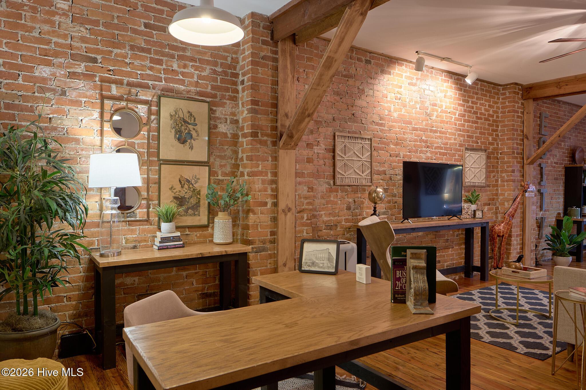 Image 4: Office