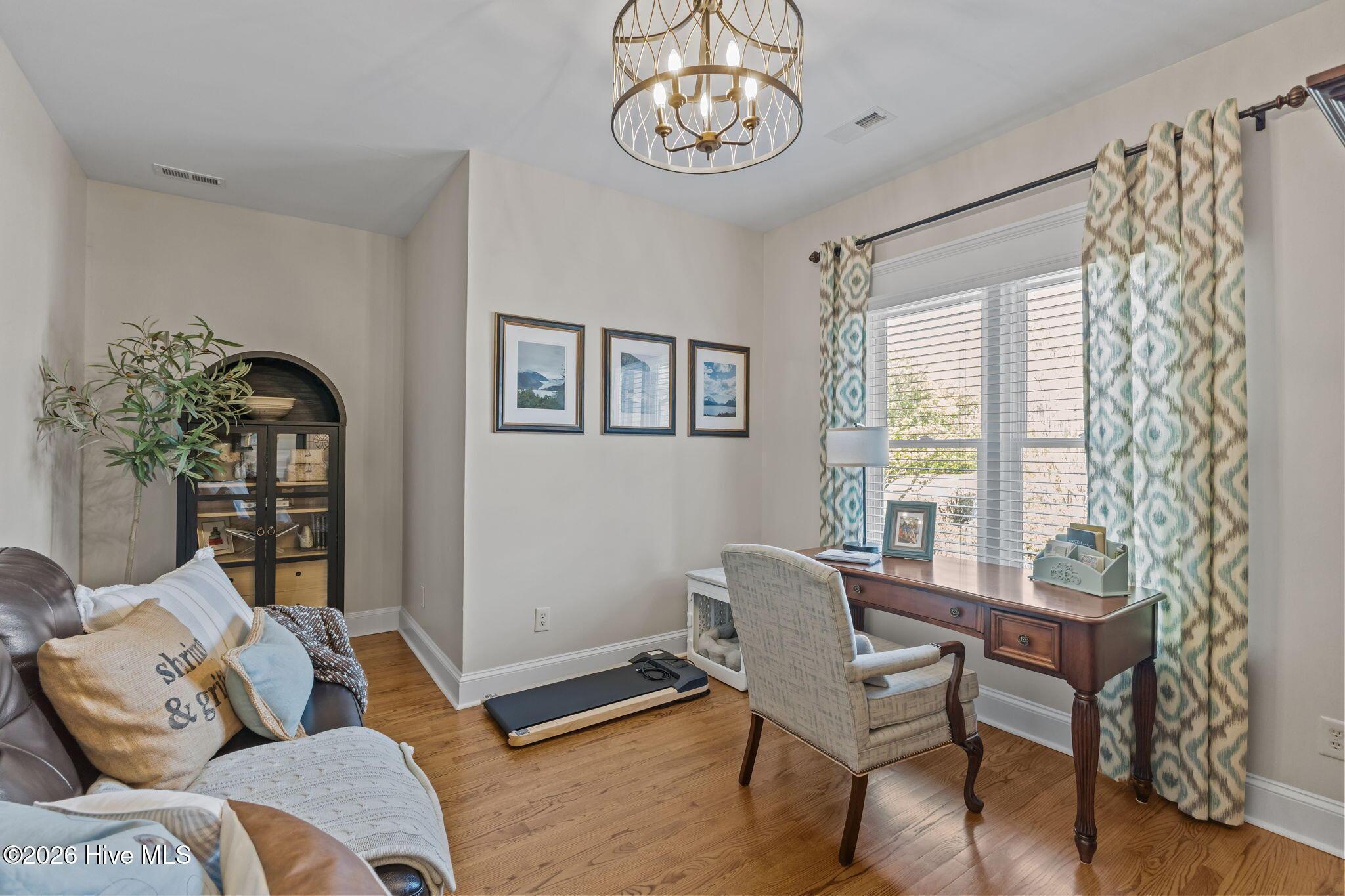 Image 4: 4-web-or-mls-1S3A7972