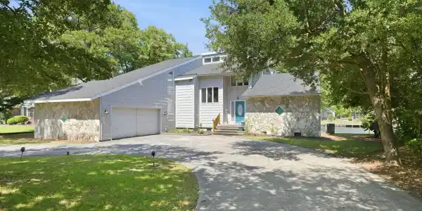 6106 Cardinal Drive