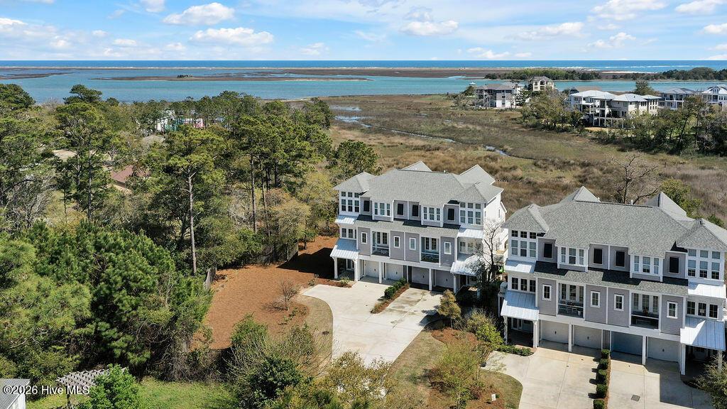 Image 3: 7697DuneWalkCourtDrone-3