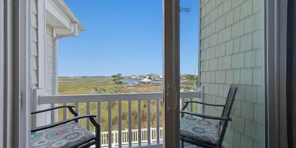 Image 4: Patio