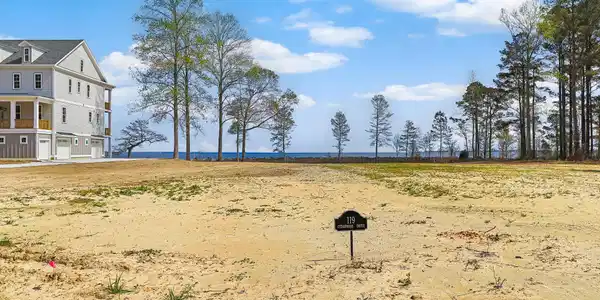 Image 4: Waterfront Lot in Neuse Point East-3