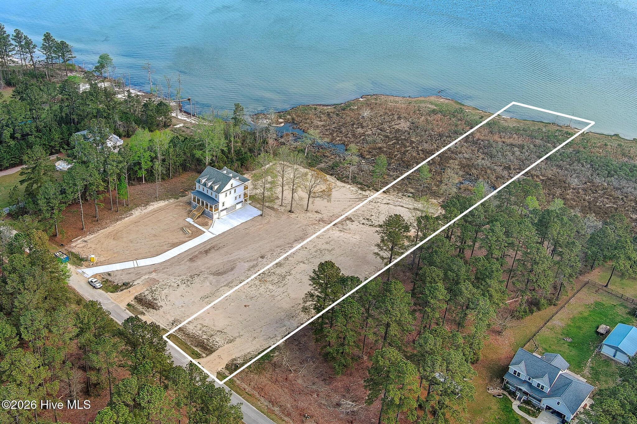 Image 1: Waterfront Lot in Neuse Point East-1