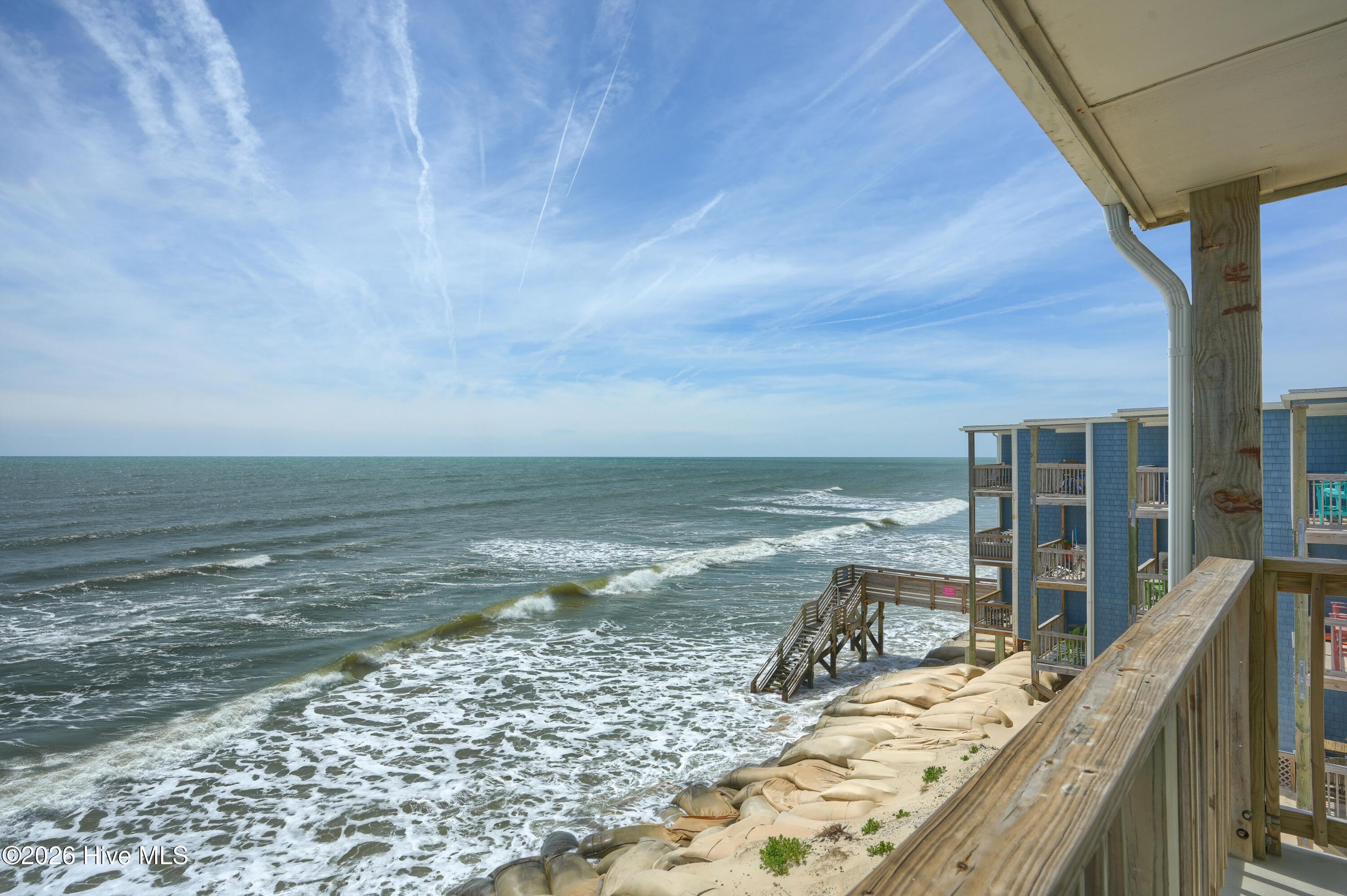 Image 2: 309 Topsail Reef - Balcony - Edited_1