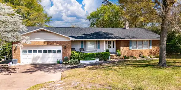 215 Harbor Drive
