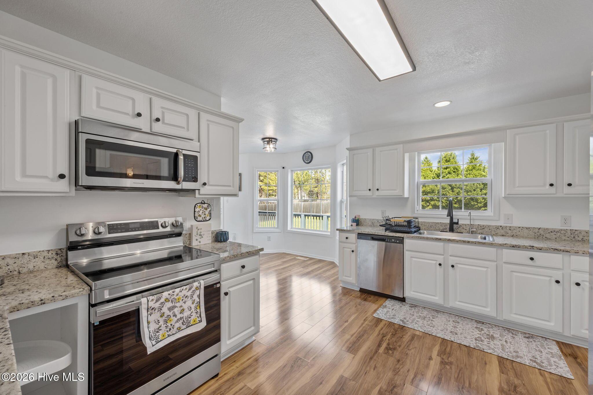 Image 2: 34-web-or-mls-0C0A7549