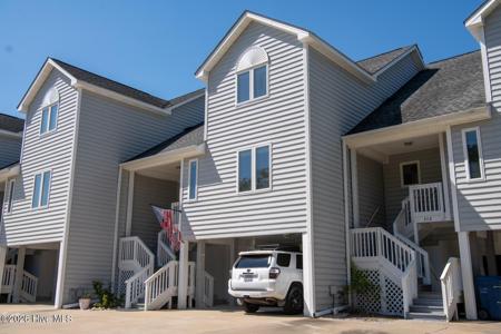 352 Edgewater Road