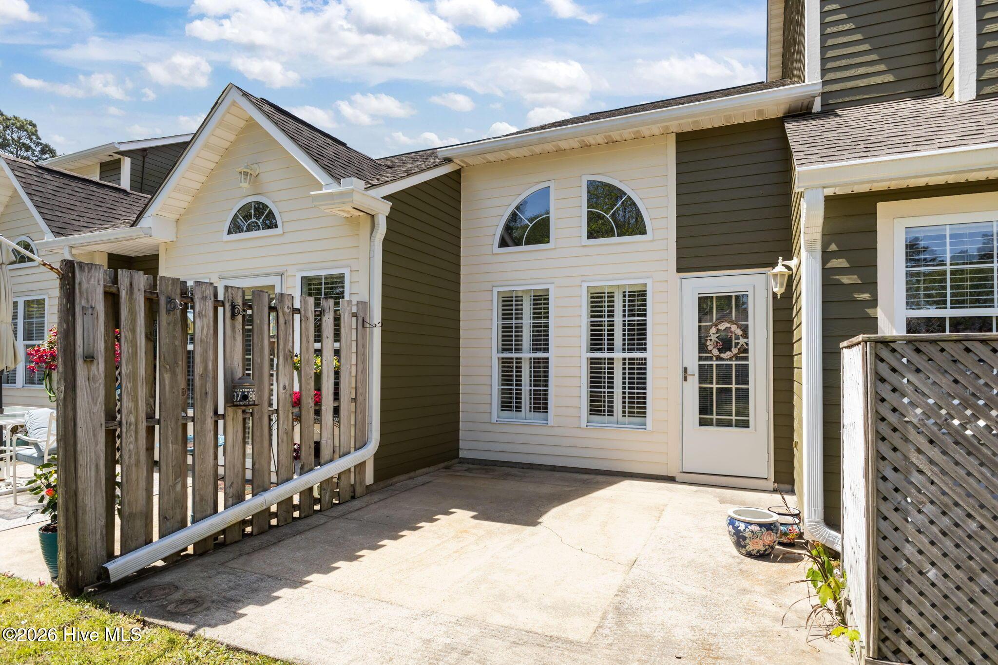 Image 4: House back patio