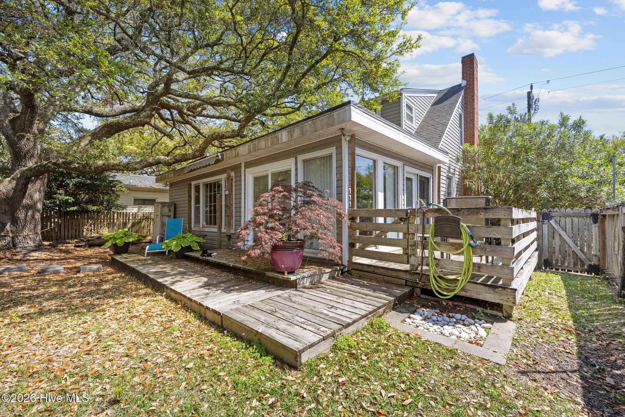 Image 4: Backyard