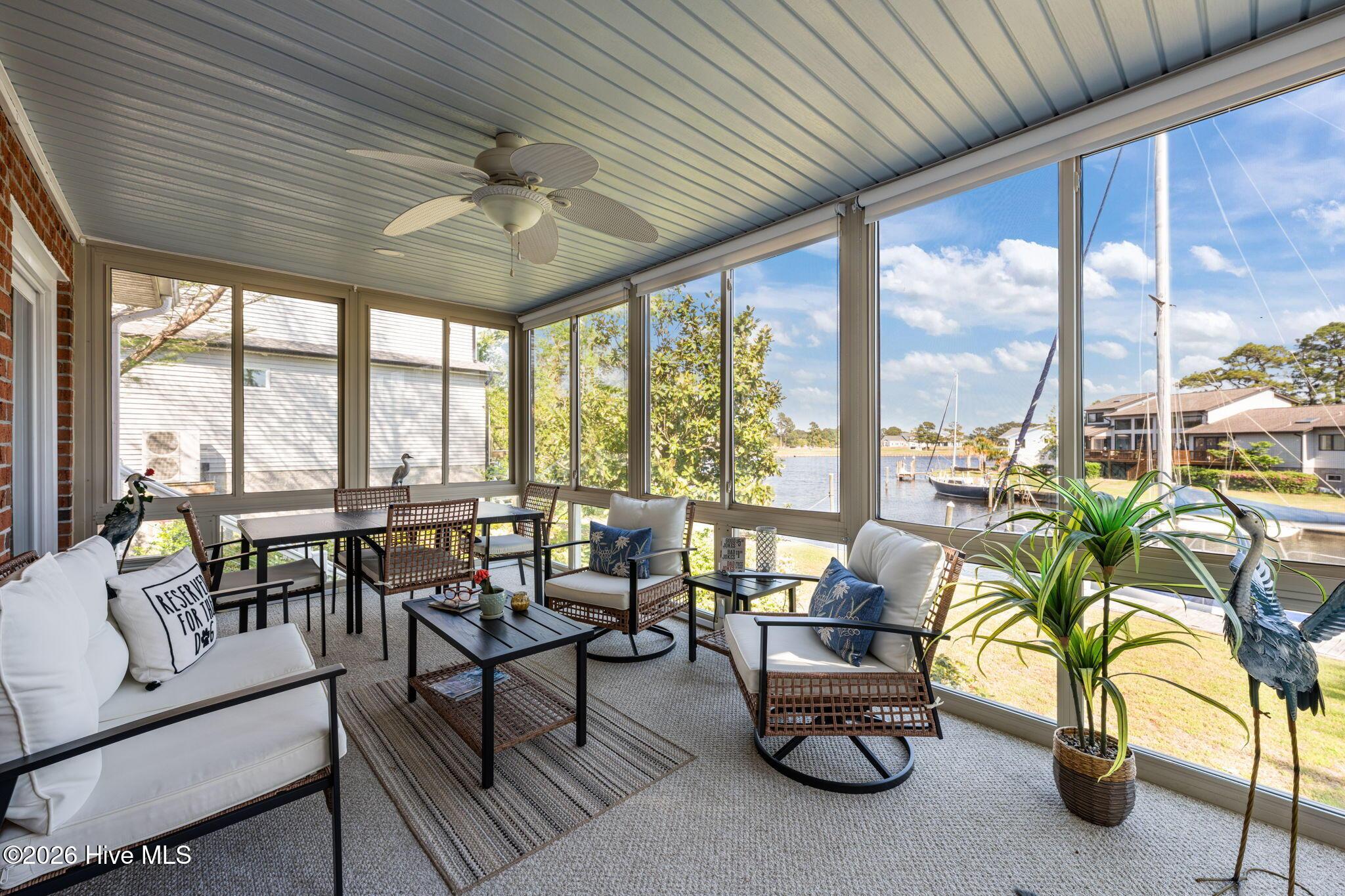 Image 4: Sunroom