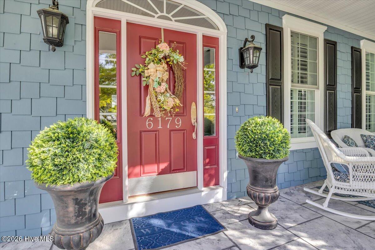 Image 4: 6179 COMPASS COURT