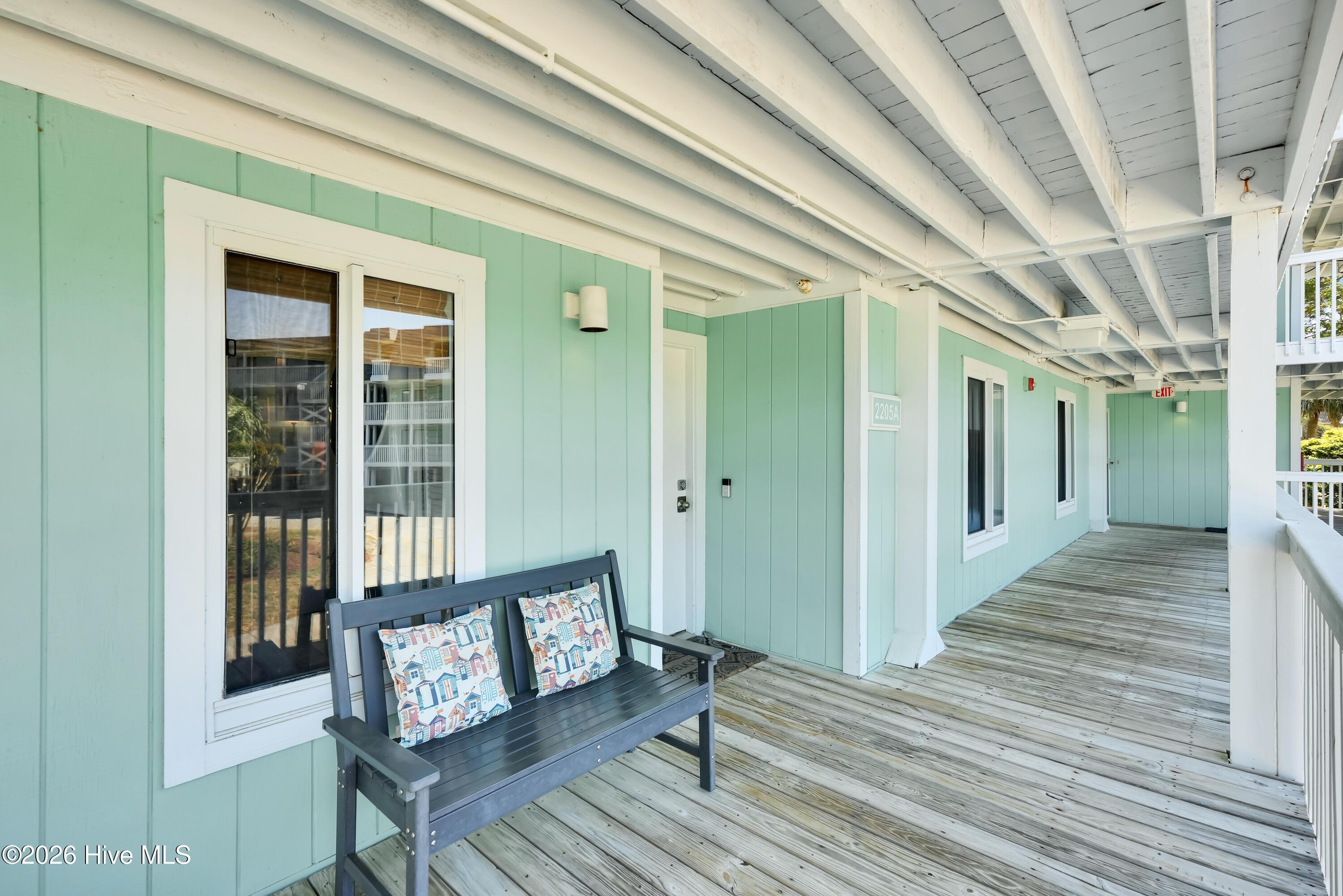 Image 3: 2205SurfriderCircleA-3