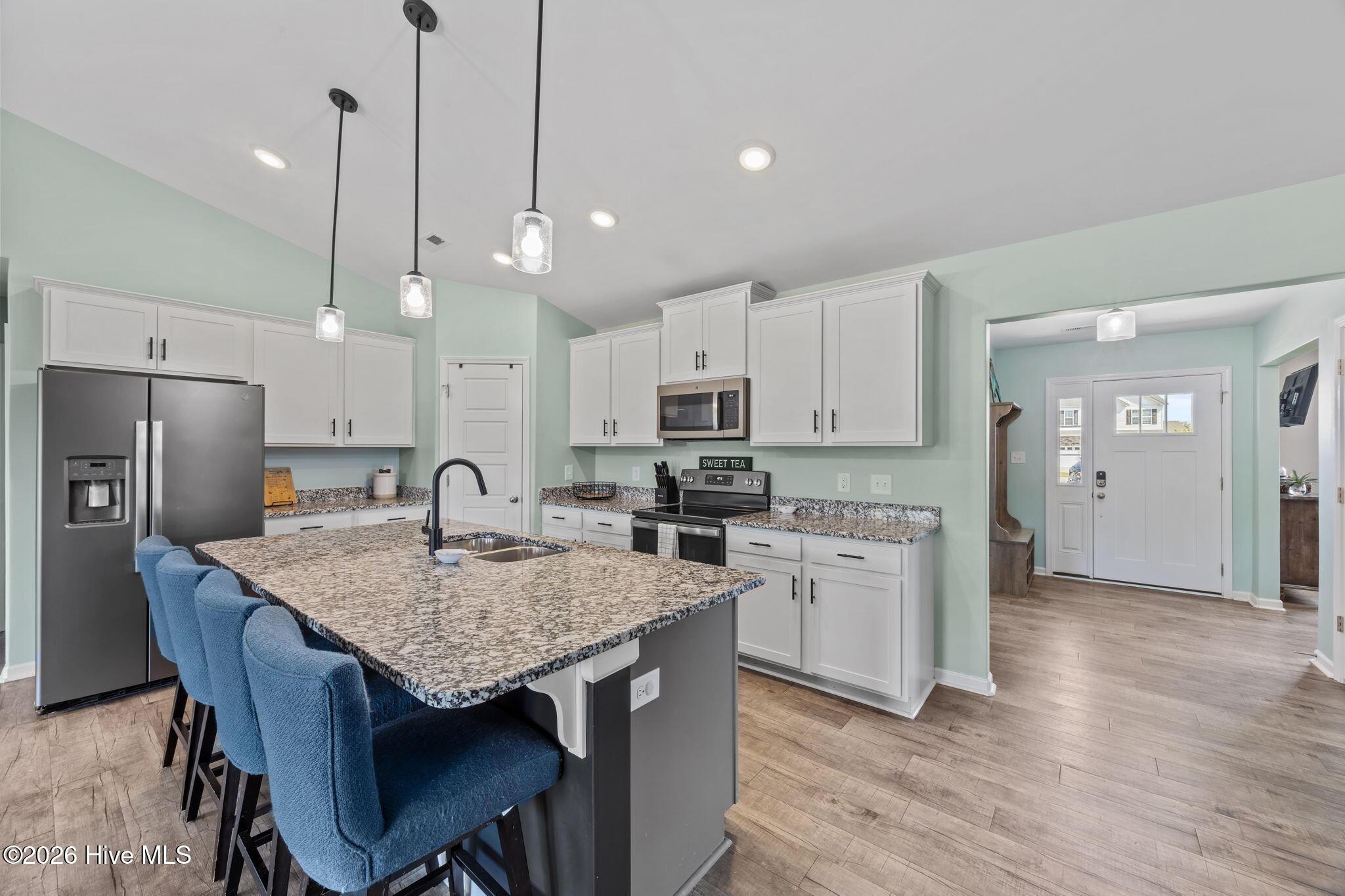 Image 3: Kitchen