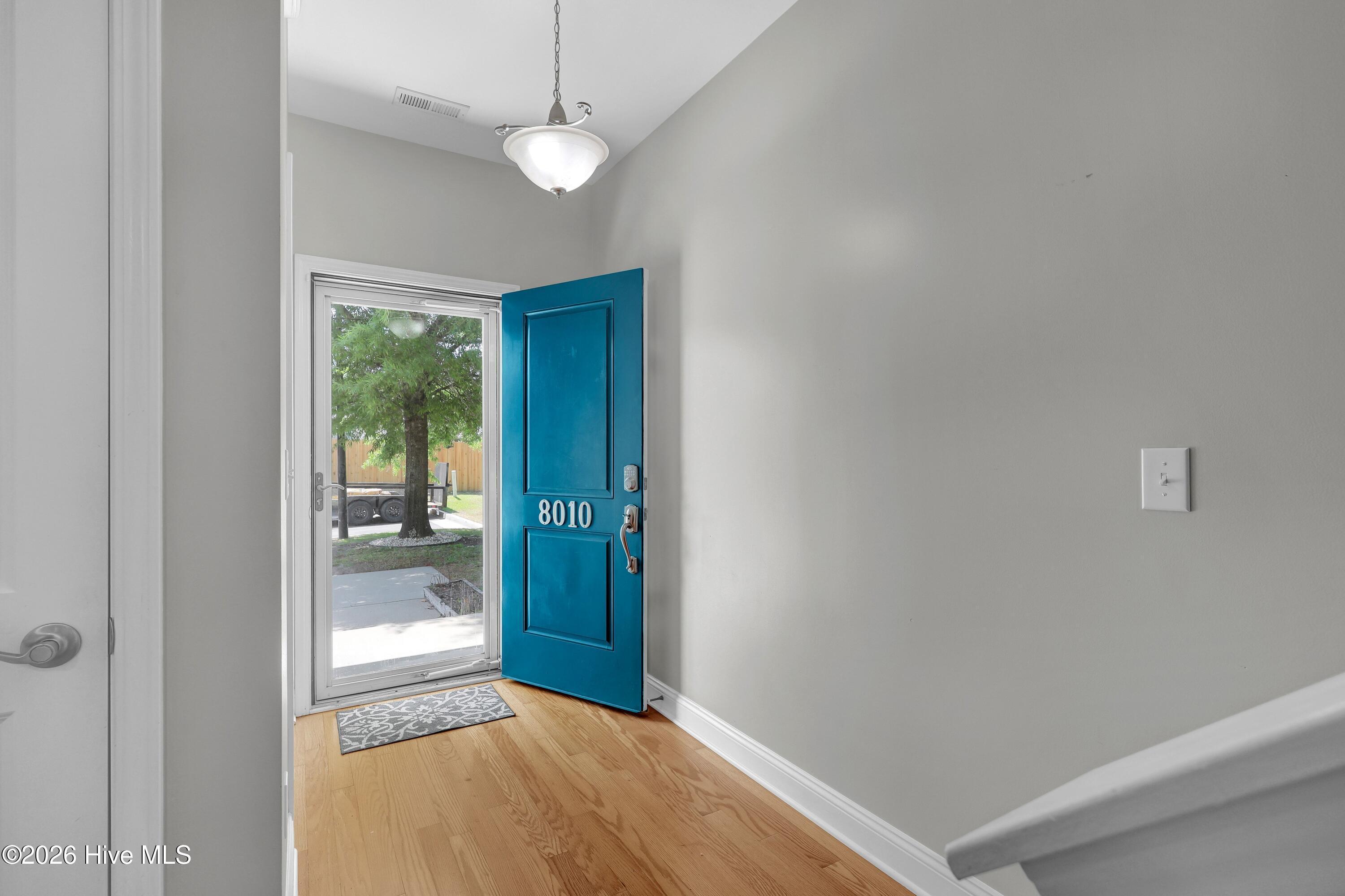 Image 4: Entry Way