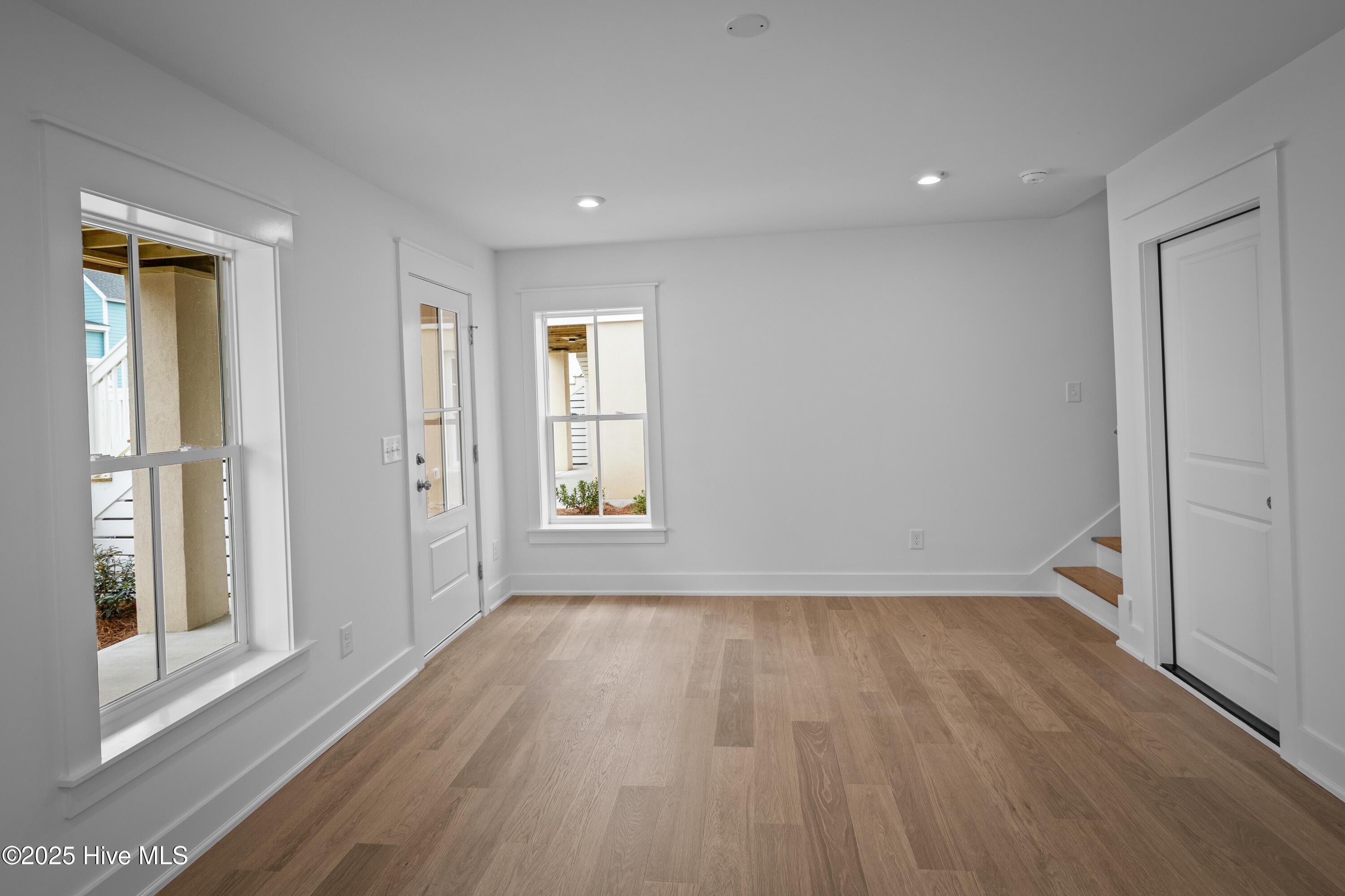 Image 4: 4-print-BLS_0009