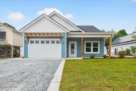 137 NE 3rd Street
