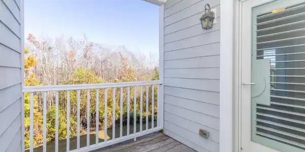 Image 4: Back Deck