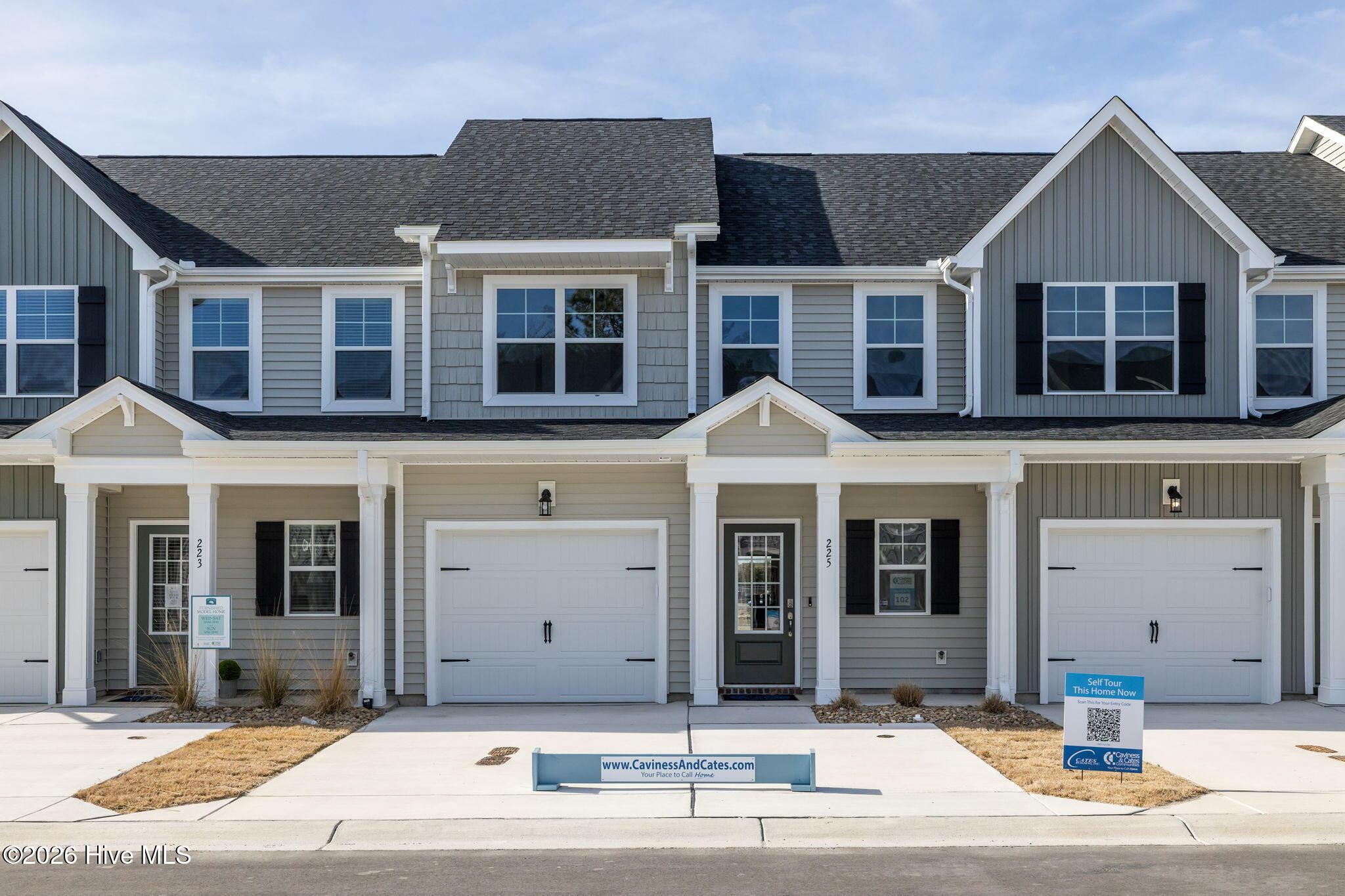Image 1: New Construction in Beaufort
