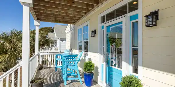 Image 4: Covered Front Porch