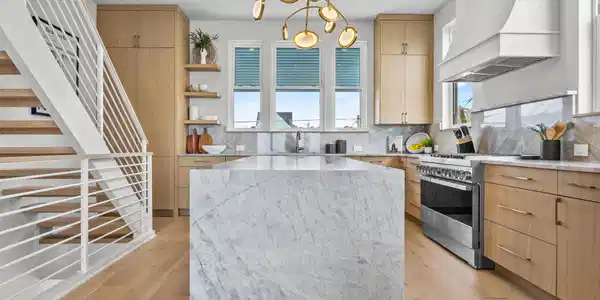 Image 3: 10_kitchen