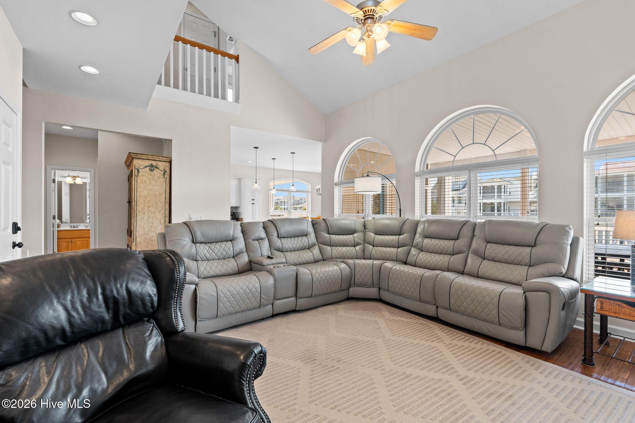 Image 4: 4-web-or-mls-CAMMediaLLC.com (55 of 75)