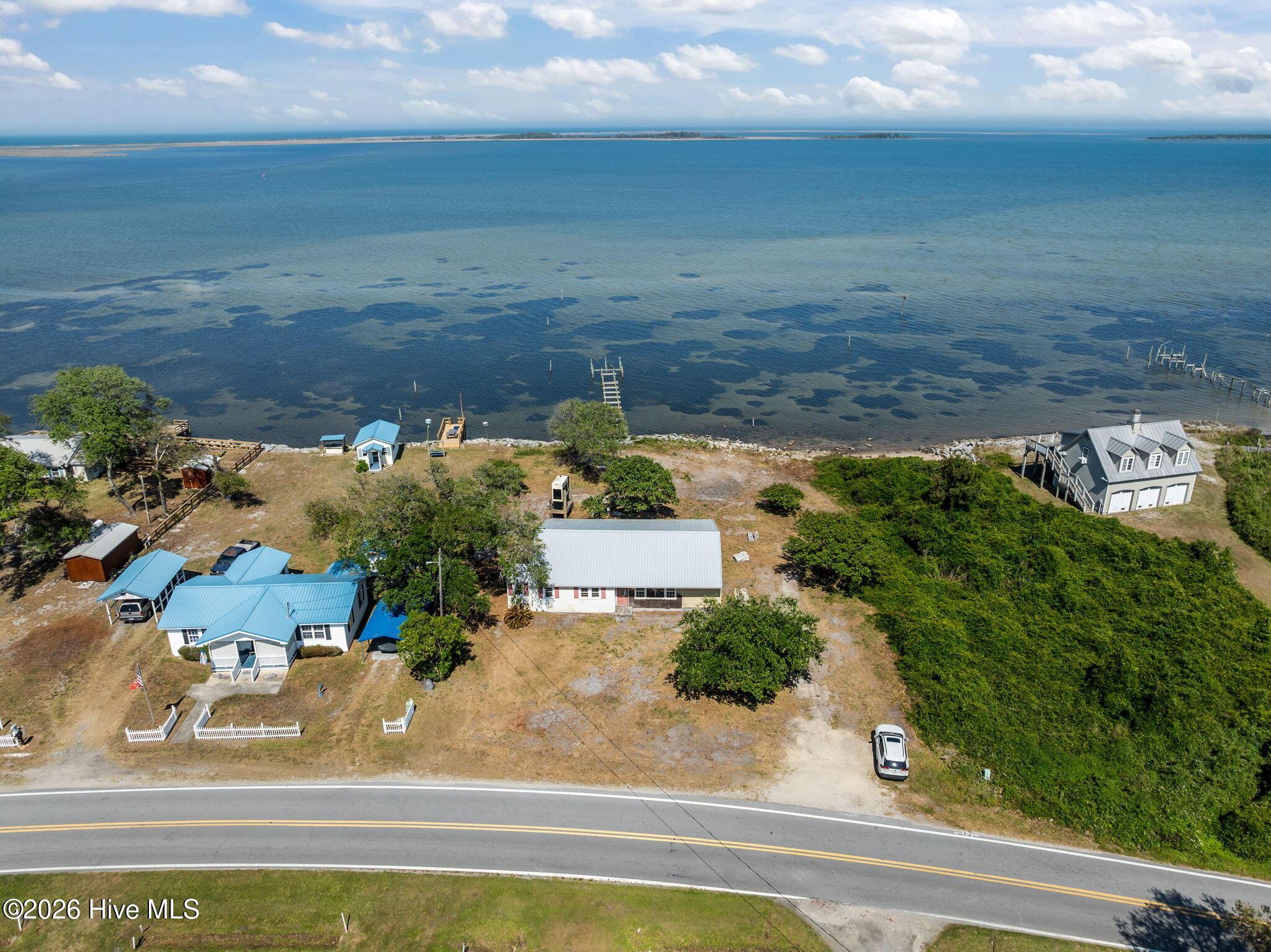 Image 4: 2472 Cedar Island Rd
