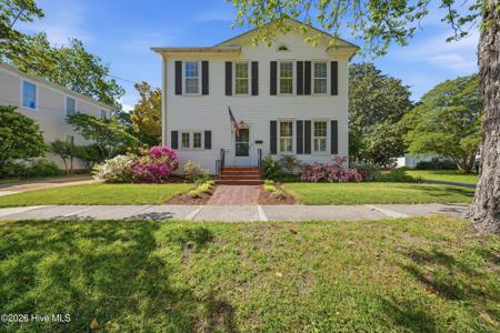 215 W Queen Street