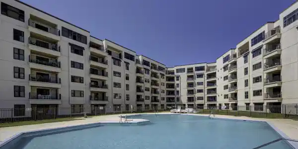 Image 3: Pool Deck