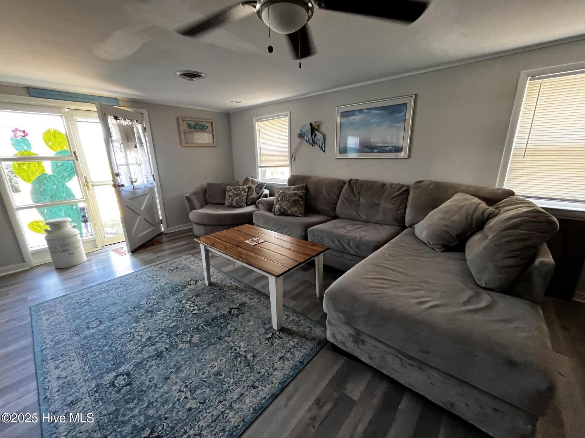 Image 3: IMG_3802 (2)