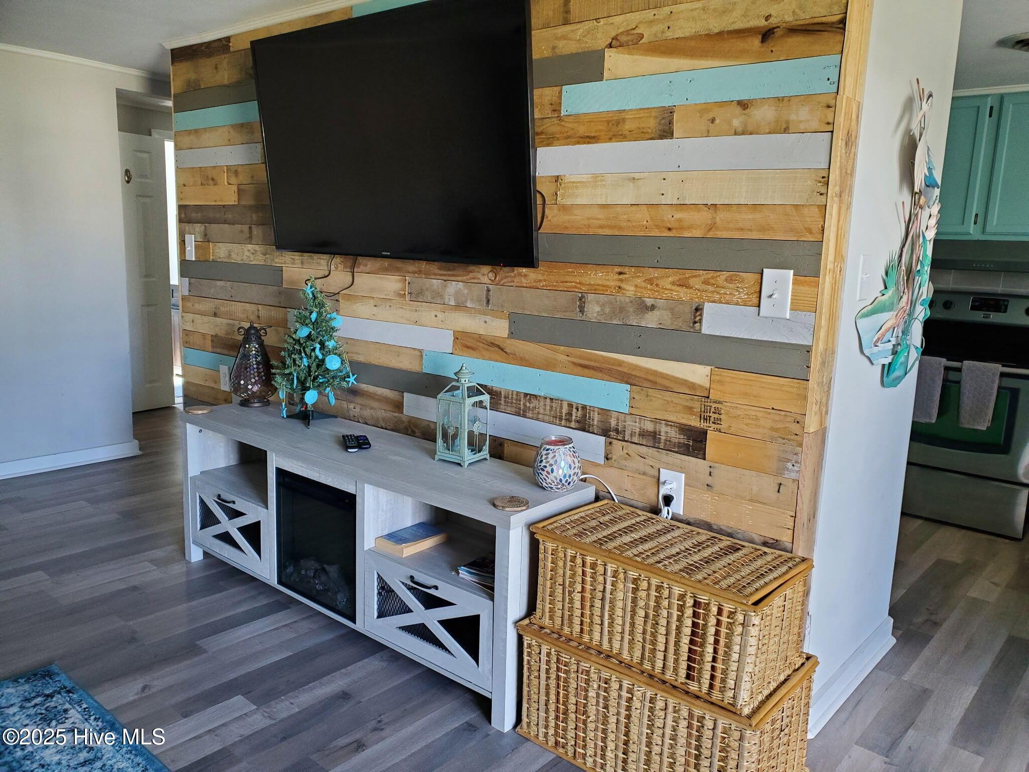 Image 4: 6202936350817521366