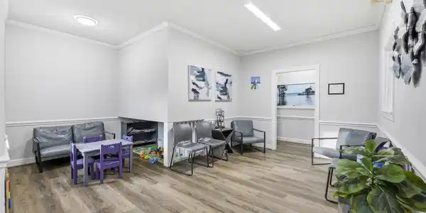 Image 3: Entry/Reception