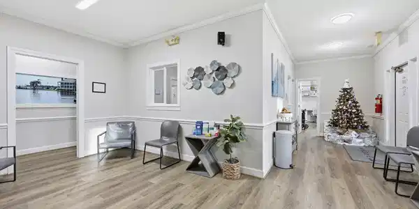 Image 4: Entry/Reception