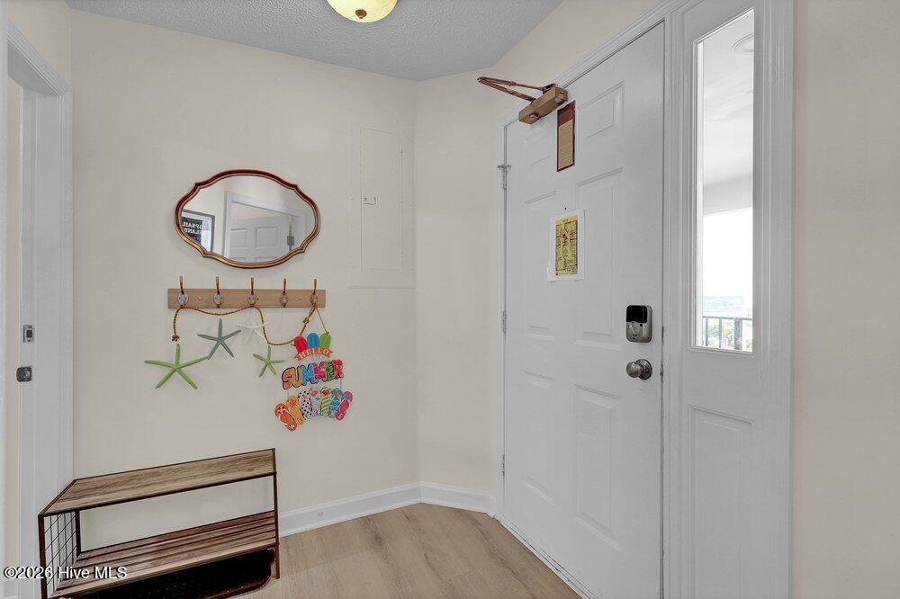Image 3: Entry
