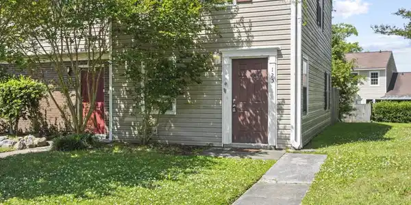 125 Palace Circle