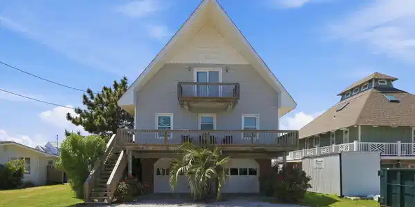 147 Bayview Boulevard