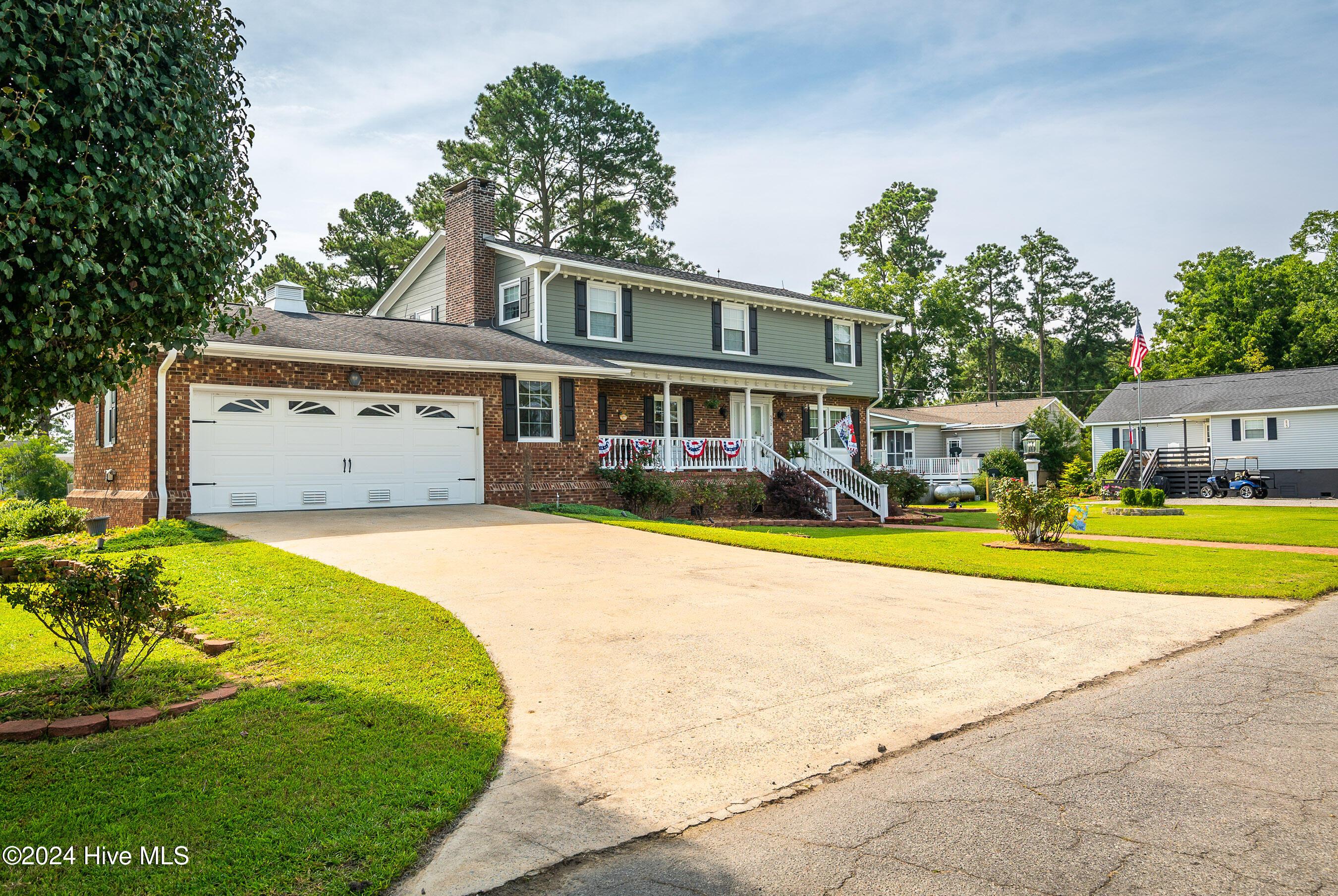 Image 4: 20240606 MLS L_Stancil 552 Lamont St Bel