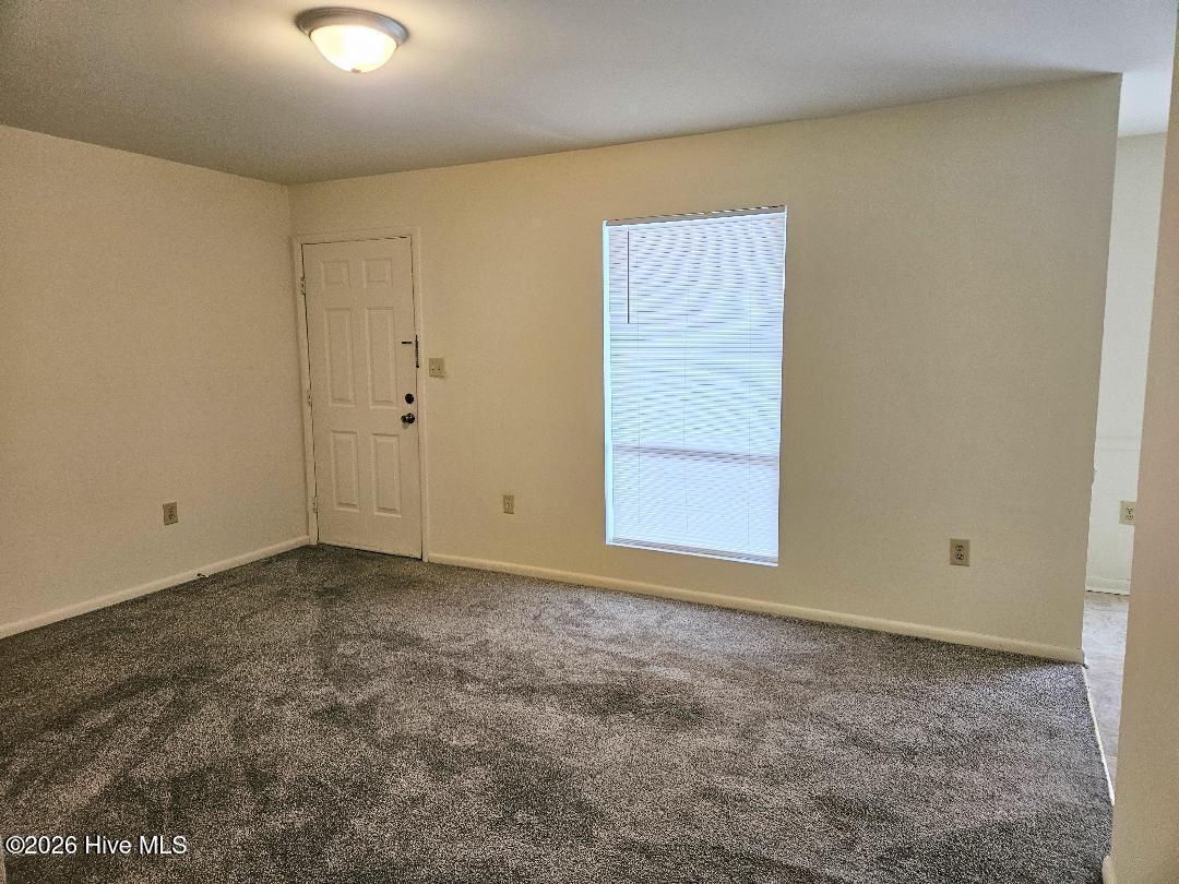 Image 3: Living Room