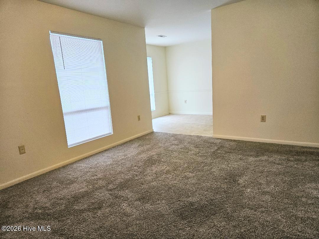 Image 4: Living to dining area