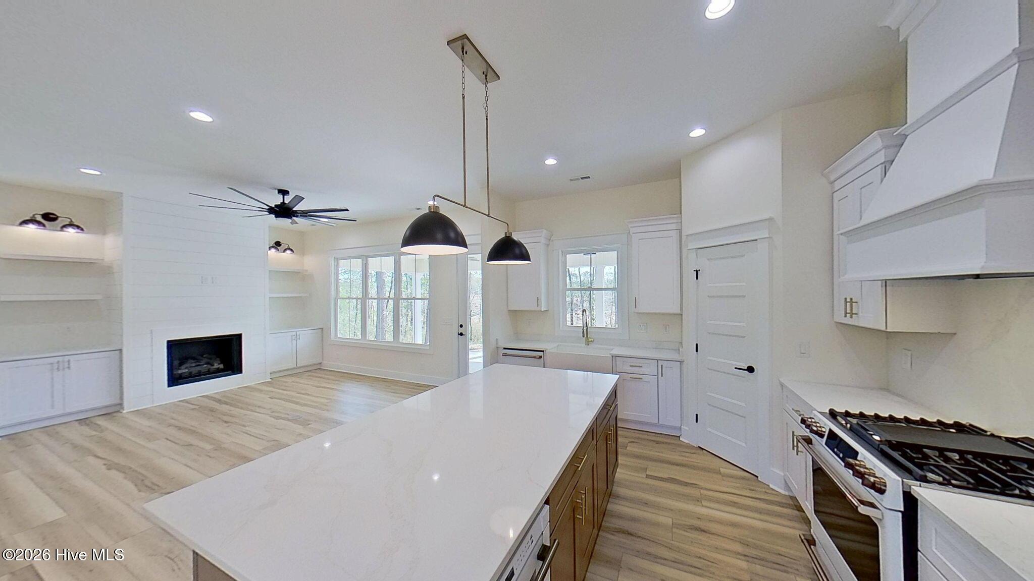 Image 3: 36-web-or-mls-1001-Ecru-Cir-New-Bern-NC-