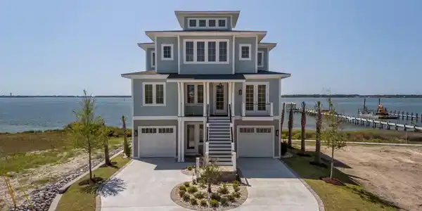 Image 2: 1-web-or-mls-DJI_20250417112343_0726_D