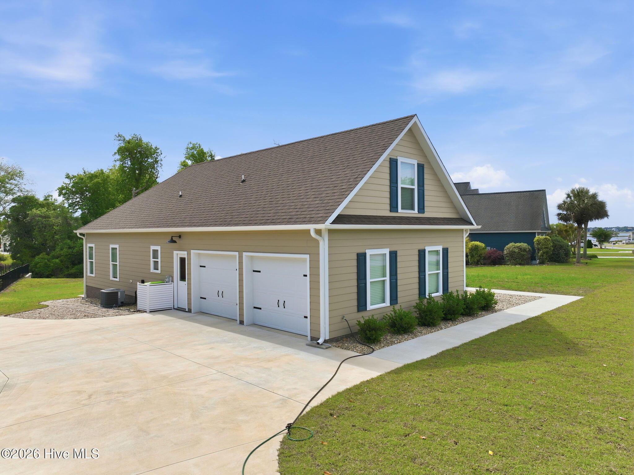 Image 4: Garage View