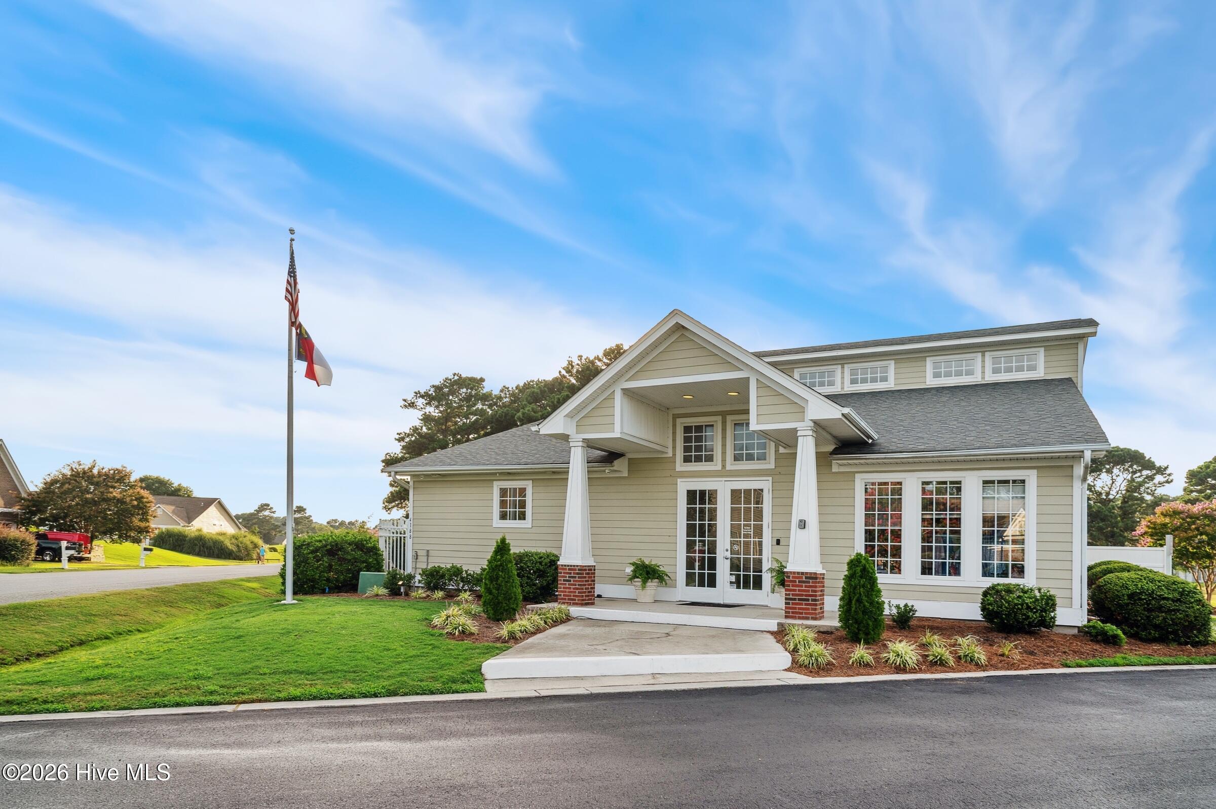 Image 3: Club House