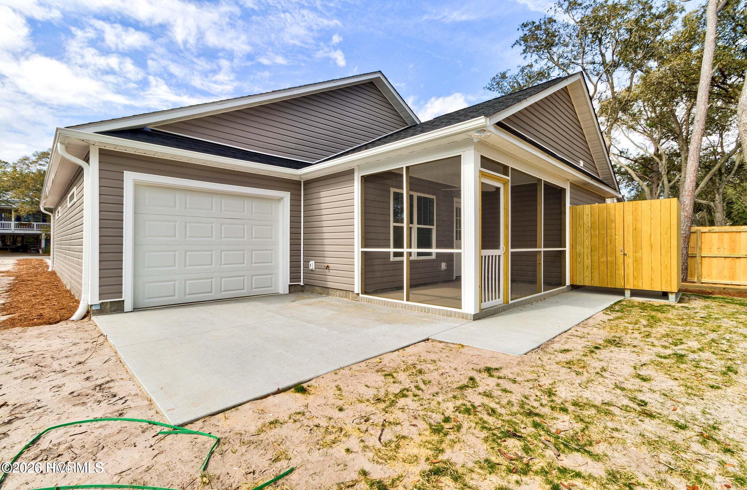Image 3: 3_2 Tandem Back of House