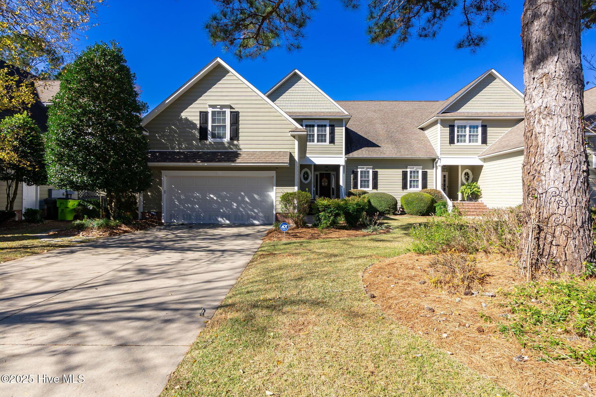 Image 4: Front yard