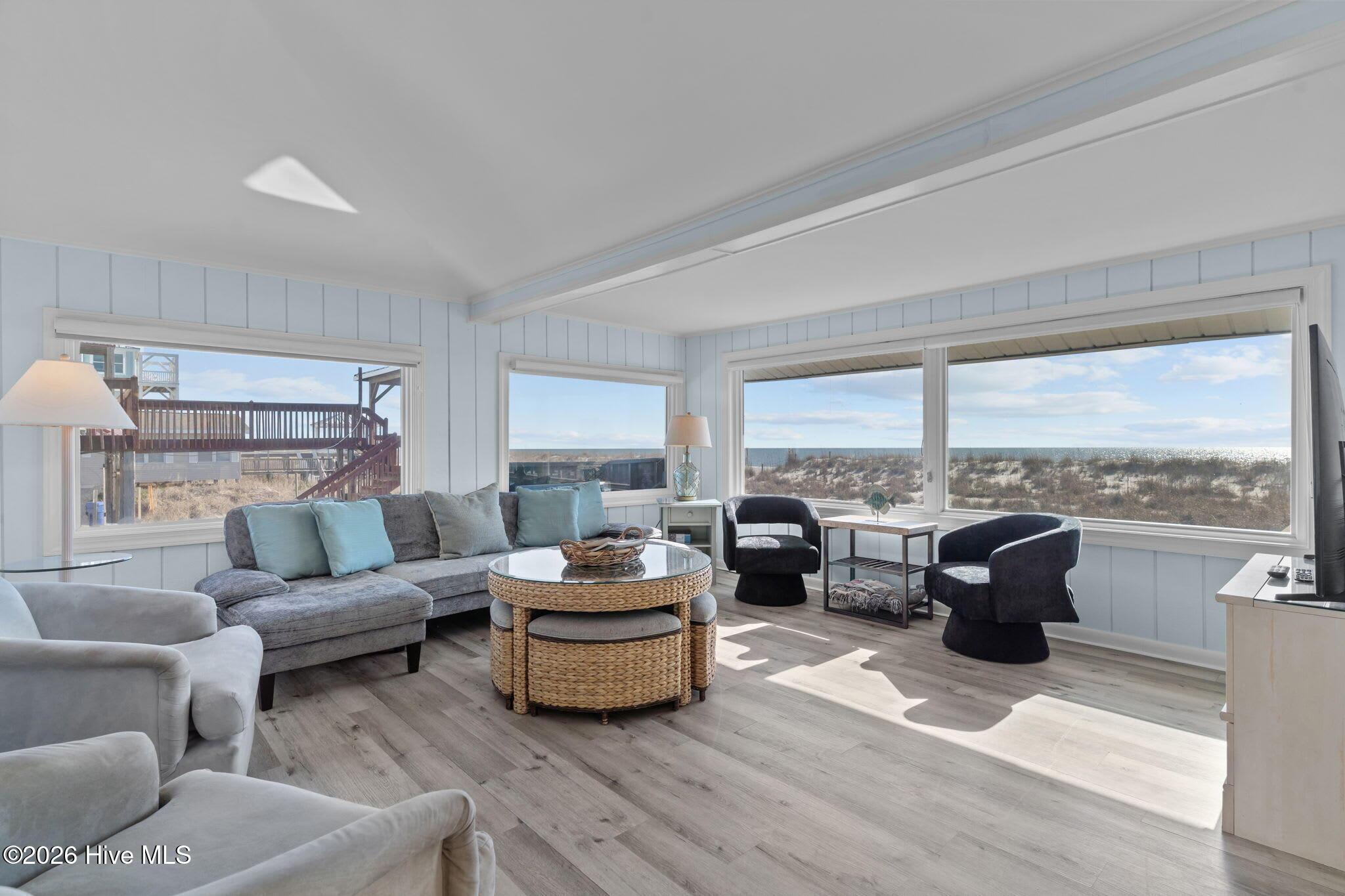 Image 3: 3225 E Beach 3