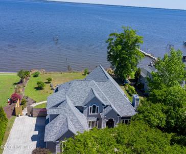 228 Drake Landing