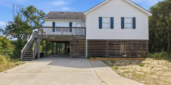 4225 Johnston Lane