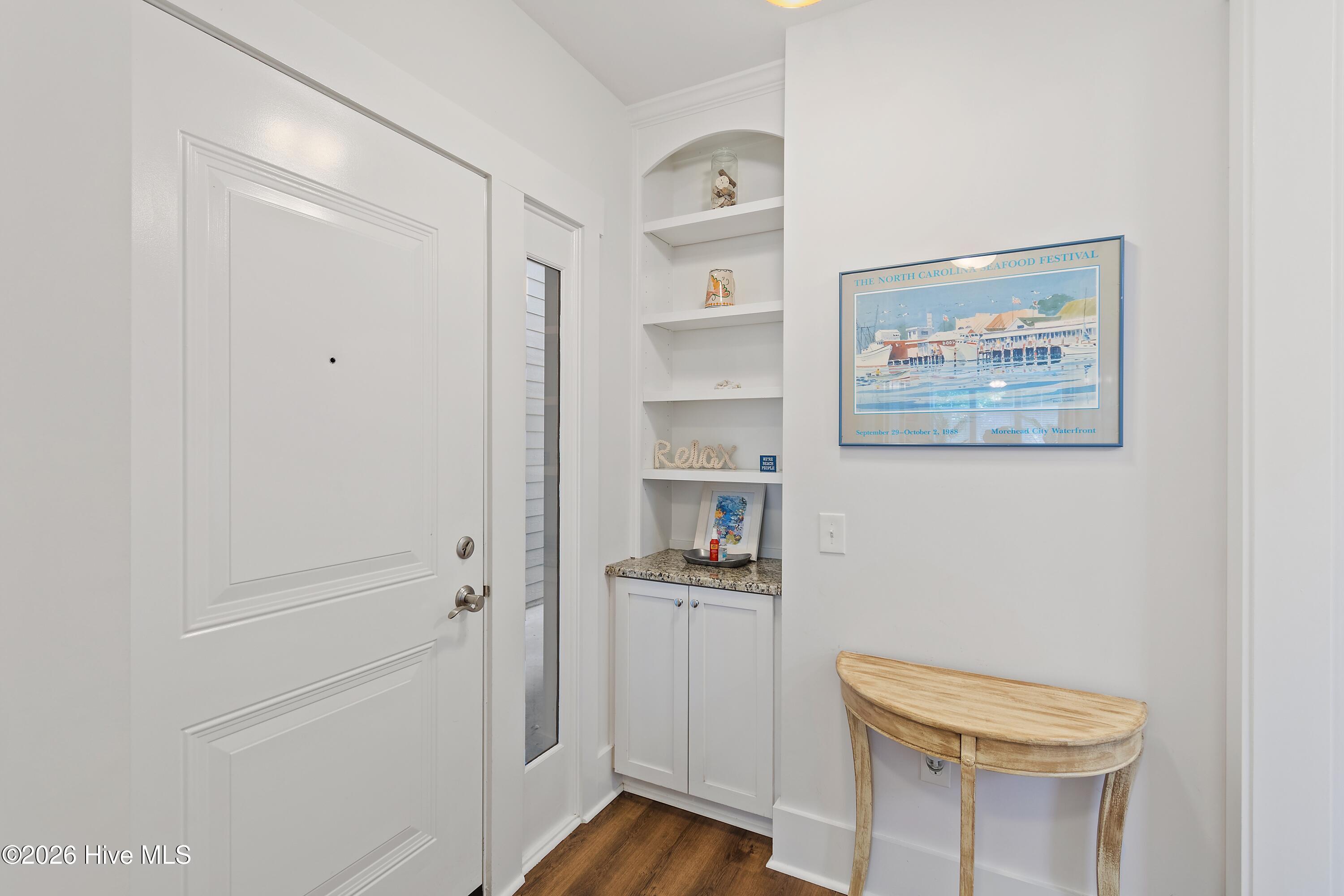 Image 3: 2537StJamesDrUnit105 - 4