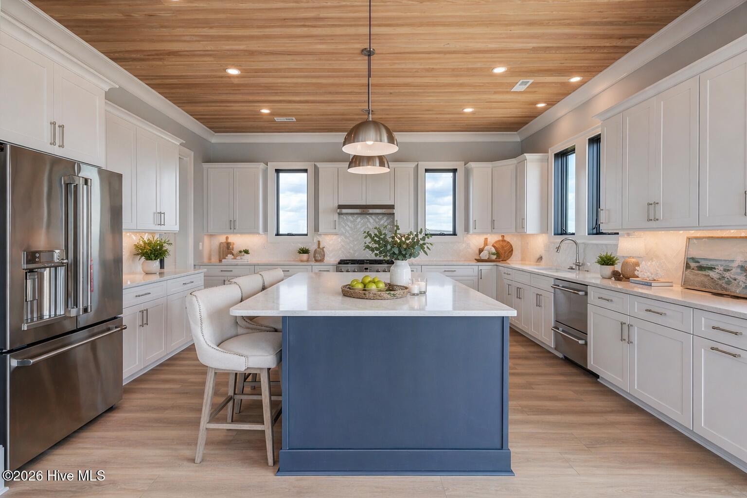 Image 3: kitchen